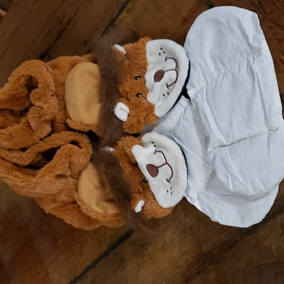 ADORABLE LION SLIPPERS 😍 - Picture 5 of 6